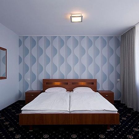 Hotel Naramowice Poznan Bagian luar foto
