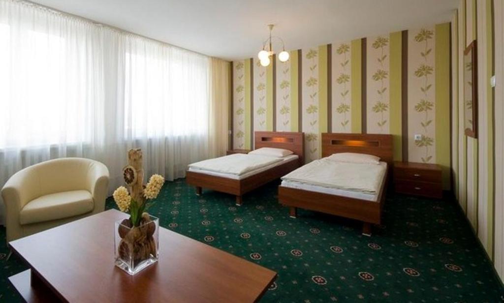 Hotel Naramowice Poznan Ruang foto